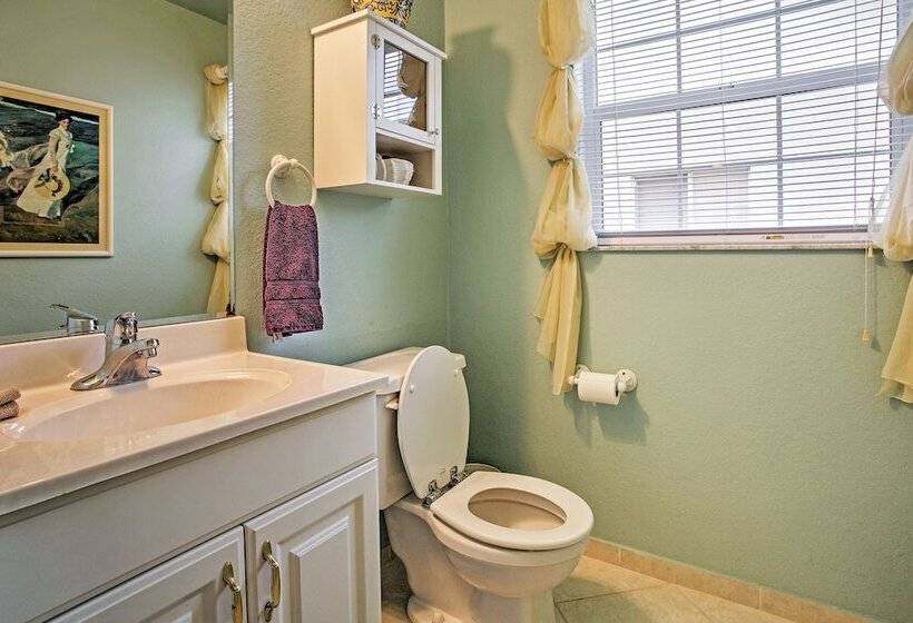 Naples Home W/ Pool, Extended Stays Welcome!