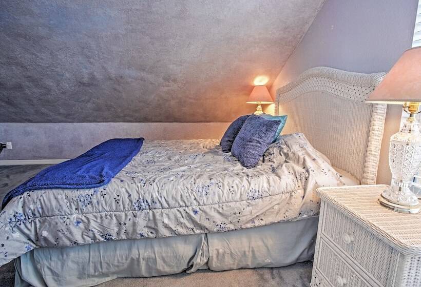 Naples Home W/ Pool, Extended Stays Welcome!