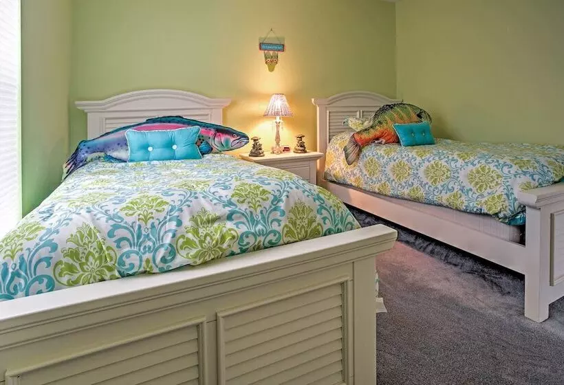 Naples Home W/ Pool, Extended Stays Welcome!