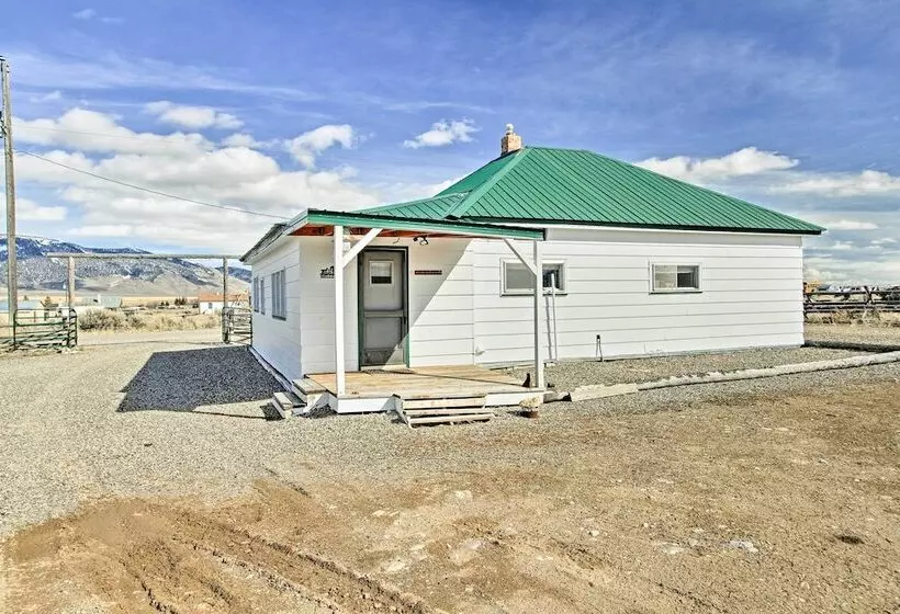 Peaceful Retreat On 1 Acre W/ Panoramic Mtn Views!