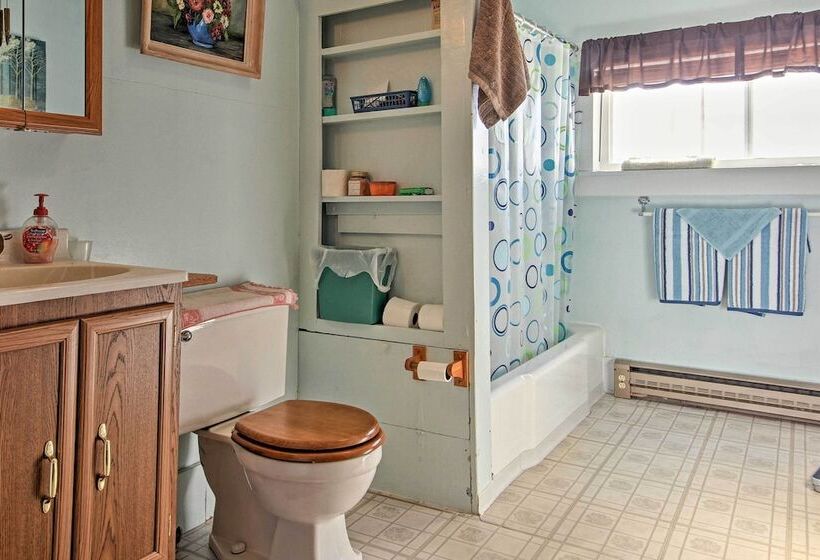 Peaceful Retreat On 1 Acre W/ Panoramic Mtn Views!