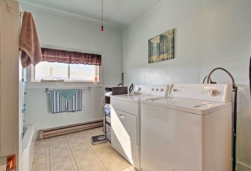 Peaceful Retreat On 1 Acre W/ Panoramic Mtn Views!