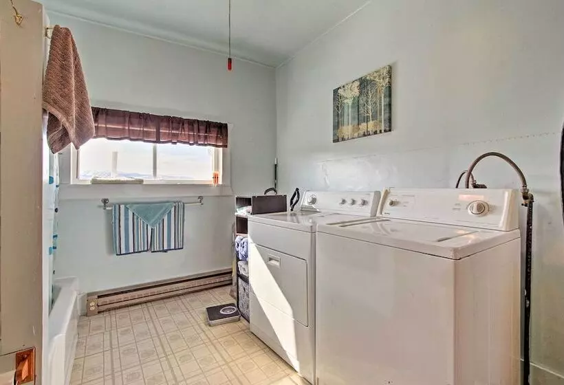 Peaceful Retreat On 1 Acre W/ Panoramic Mtn Views!