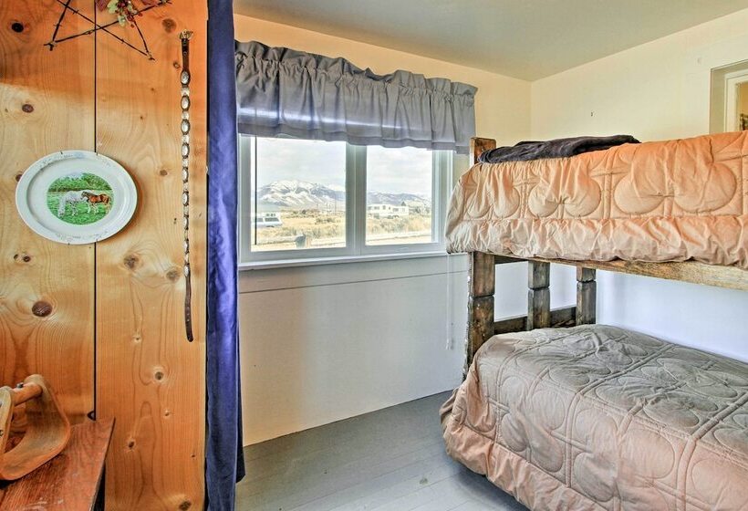 Peaceful Retreat On 1 Acre W/ Panoramic Mtn Views!