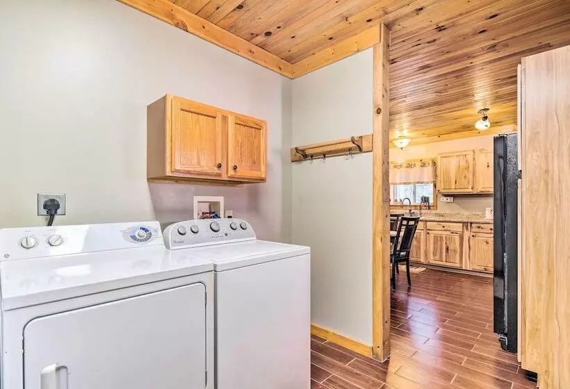 Penrose Home W/ Covered Deck + Fire Pit!