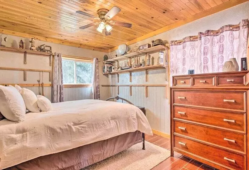 Penrose Home W/ Covered Deck + Fire Pit!