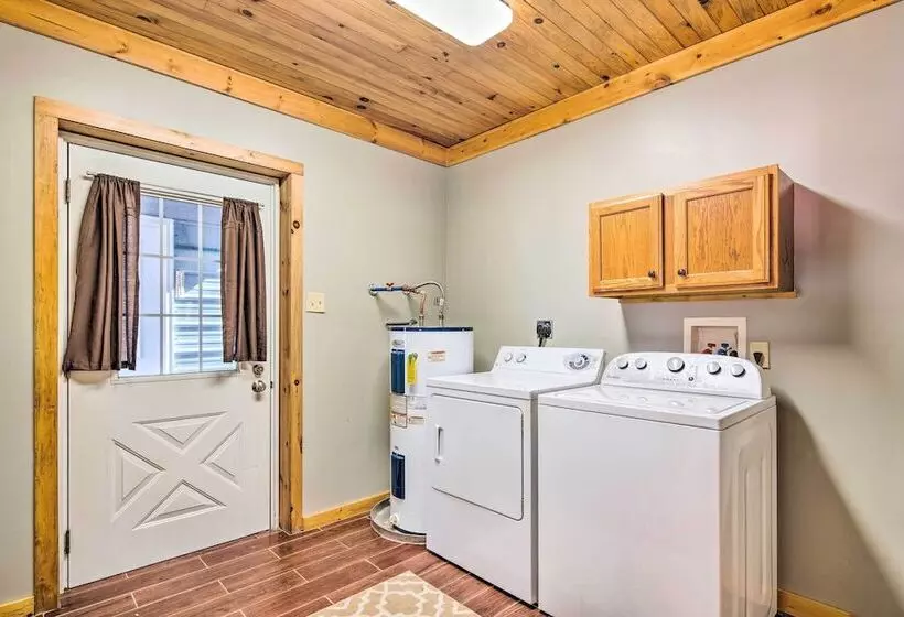 Penrose Home W/ Covered Deck + Fire Pit!