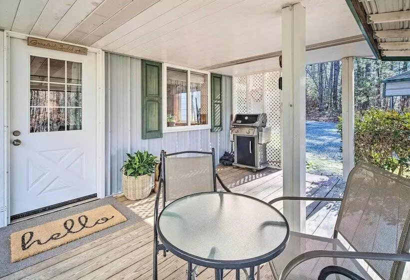 Penrose Home W/ Covered Deck + Fire Pit!