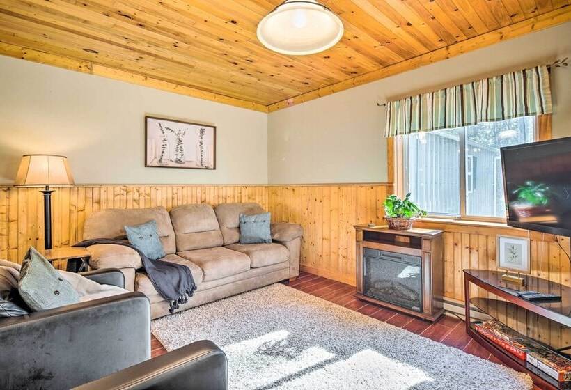 Penrose Home W/ Covered Deck + Fire Pit!