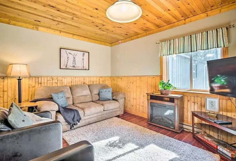 Penrose Home W/ Covered Deck + Fire Pit!