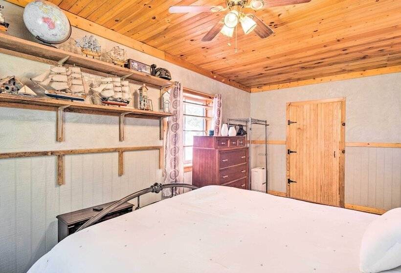 Penrose Home W/ Covered Deck + Fire Pit!