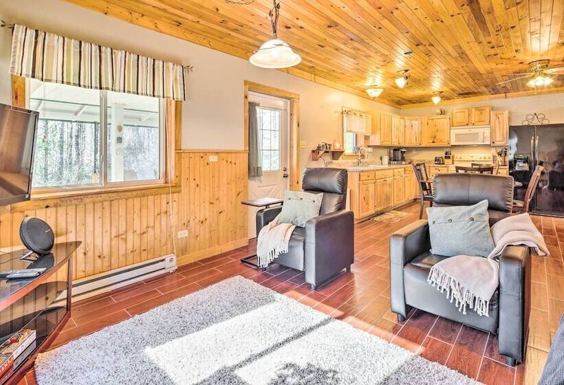 Penrose Home W/ Covered Deck + Fire Pit!