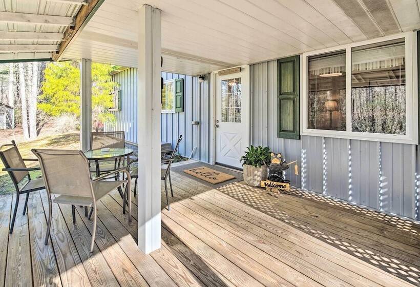 Penrose Home W/ Covered Deck + Fire Pit!