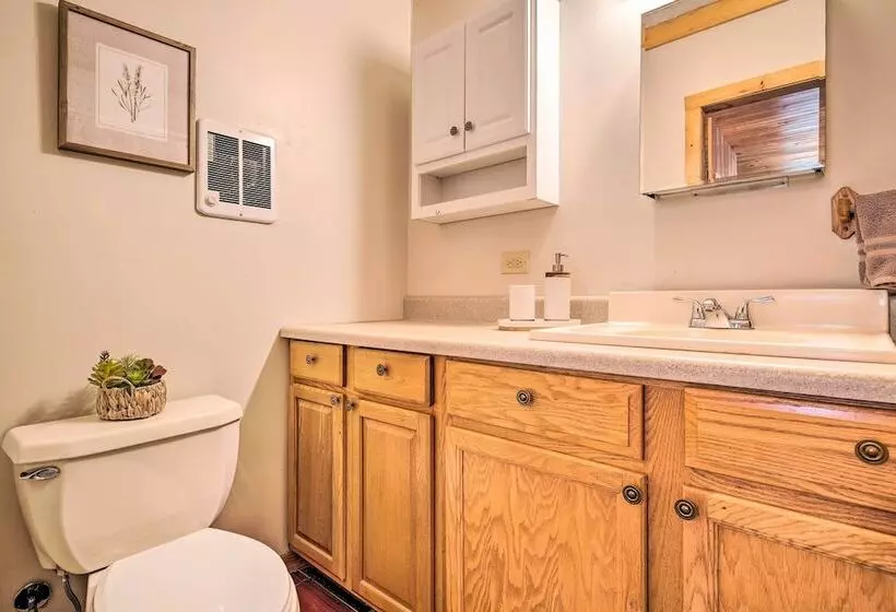 Penrose Home W/ Covered Deck + Fire Pit!