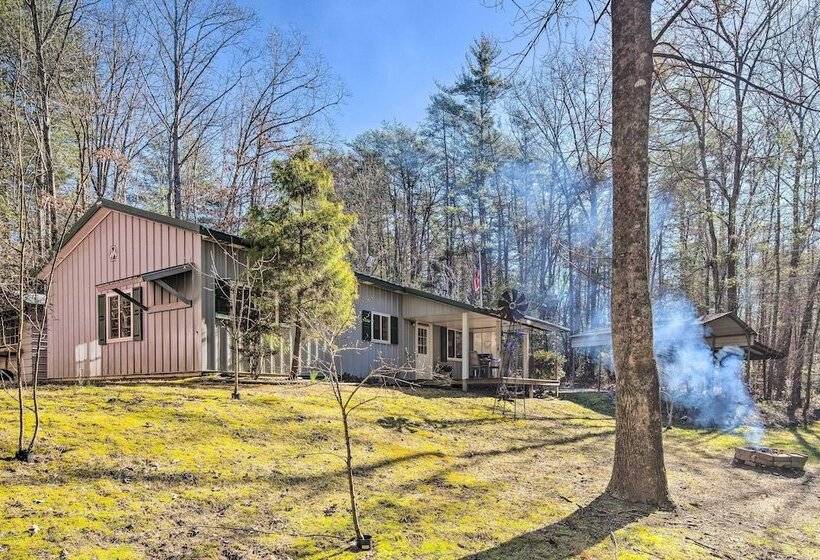 Penrose Home W/ Covered Deck + Fire Pit!
