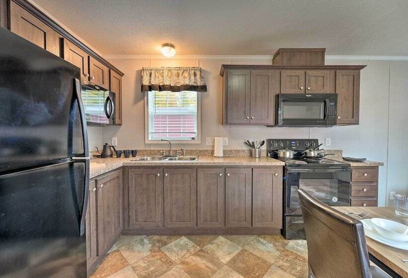 Pet Friendly Cassopolis Escape W/ Lake Access