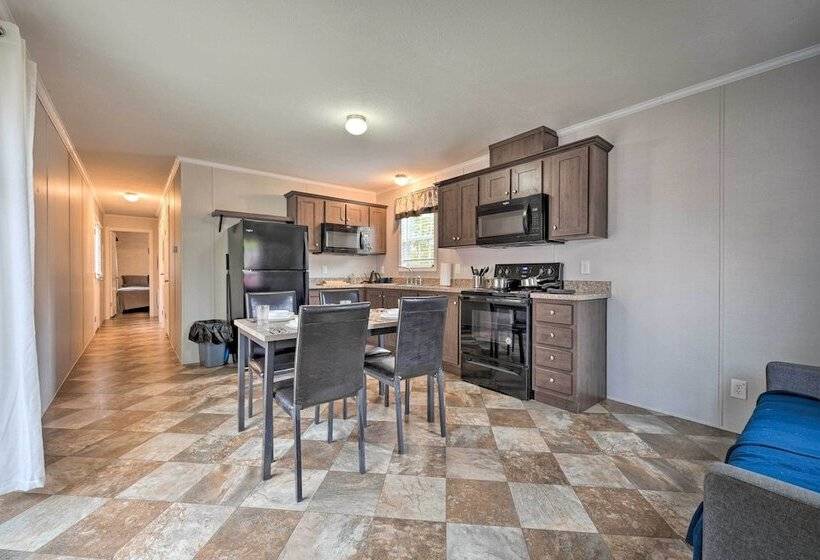 Pet Friendly Cassopolis Escape W/ Lake Access