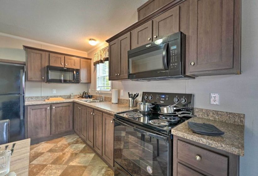 Pet Friendly Cassopolis Escape W/ Lake Access