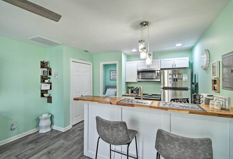 Pet Friendly Fayetteville Vacation Rental!