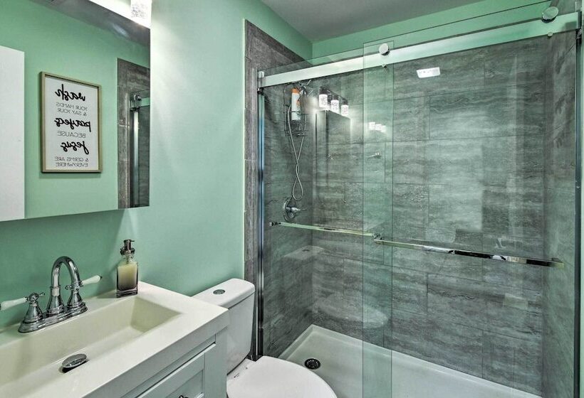 Pet Friendly Fayetteville Vacation Rental!