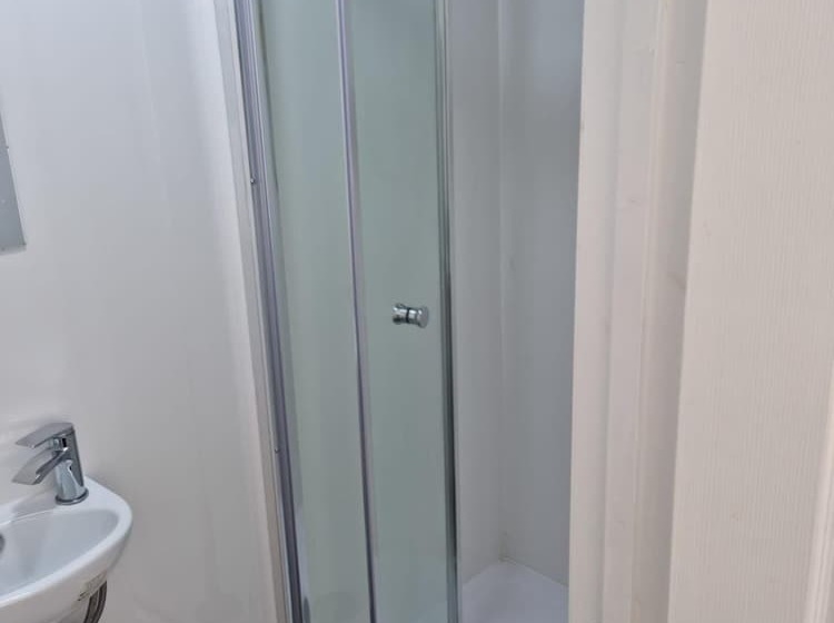 레지던스 Immaculate 4 Bed House In Southampton