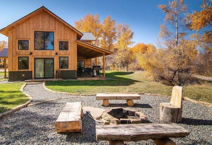 Riverfront Home W/ Bbq: 2 Mi To Downtown Gunnison!