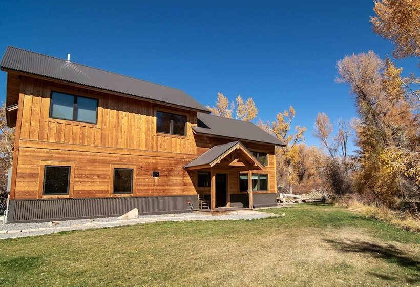 Riverfront Home W/ Bbq: 2 Mi To Downtown Gunnison!