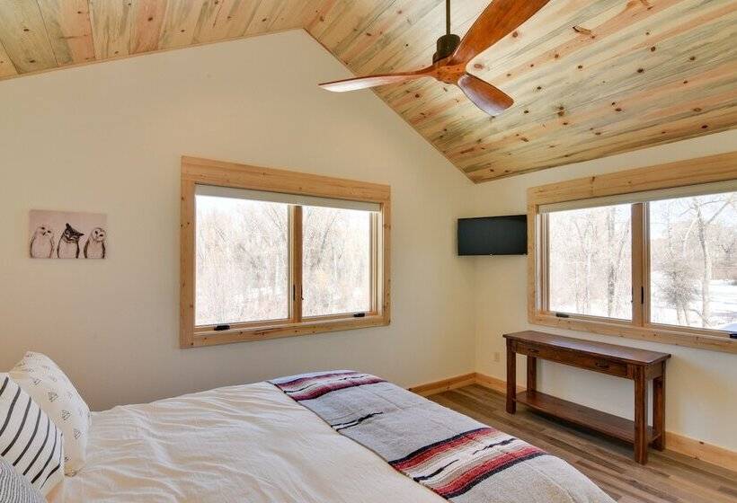 Riverfront Home W/ Bbq: 2 Mi To Downtown Gunnison!