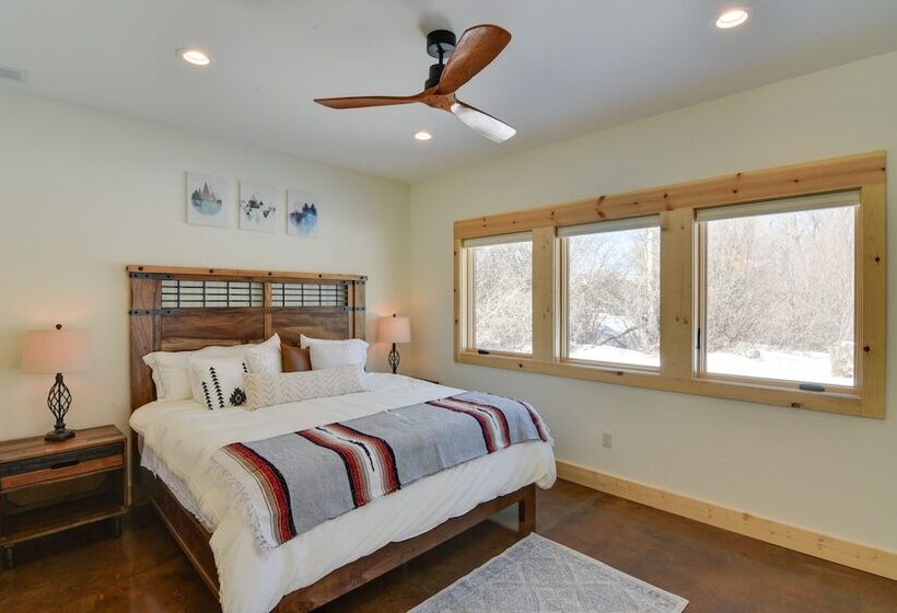 Riverfront Home W/ Bbq: 2 Mi To Downtown Gunnison!