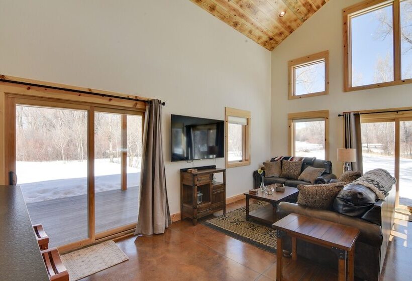 Riverfront Home W/ Bbq: 2 Mi To Downtown Gunnison!