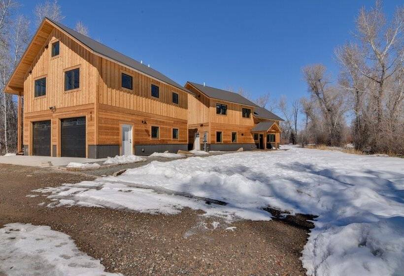 Riverfront Home W/ Bbq: 2 Mi To Downtown Gunnison!