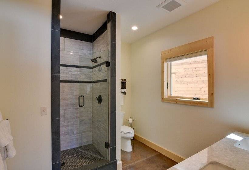 Riverfront Home W/ Bbq: 2 Mi To Downtown Gunnison!