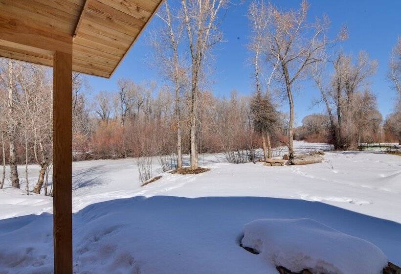 Riverfront Home W/ Bbq: 2 Mi To Downtown Gunnison!