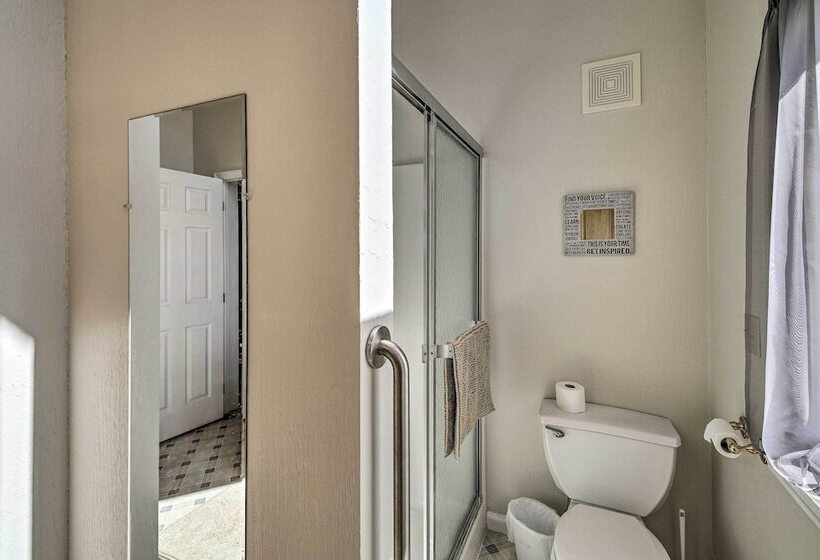 Secluded Mountain City Home W/ Deck & Views!