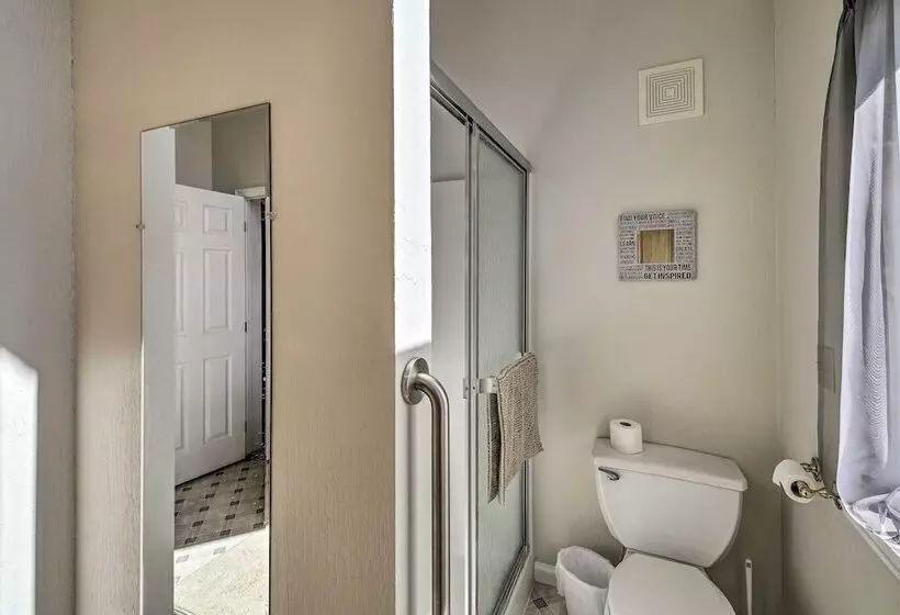 Secluded Mountain City Home W/ Deck & Views!