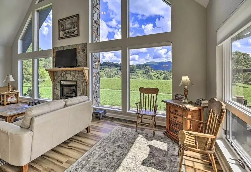 Secluded Mountain City Home W/ Deck & Views!