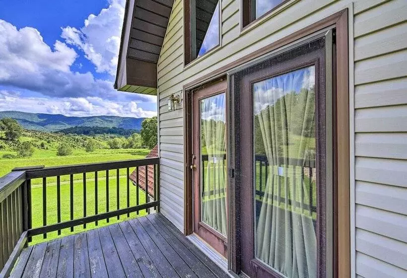 Secluded Mountain City Home W/ Deck & Views!