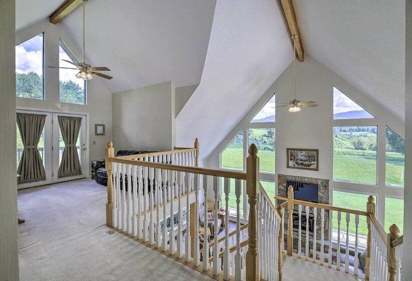 Secluded Mountain City Home W/ Deck & Views!