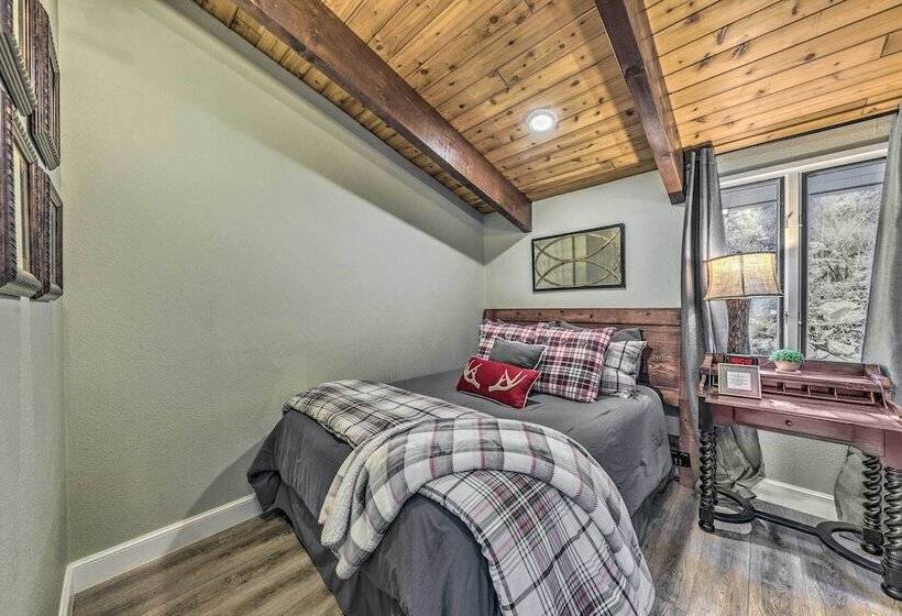 Serene Alto Cabin W/ Mountain Views & Fire Pit!