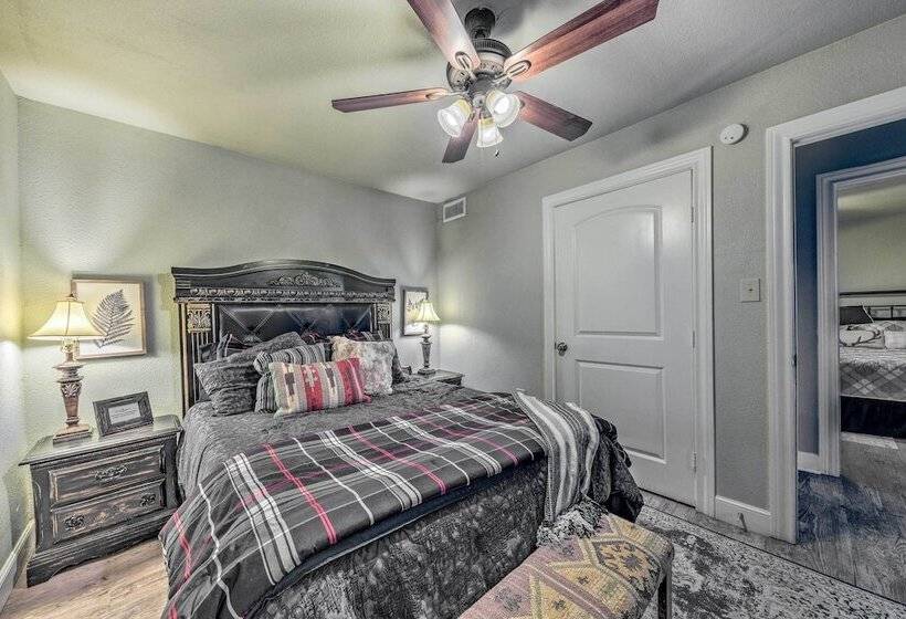 Serene Alto Cabin W/ Mountain Views & Fire Pit!