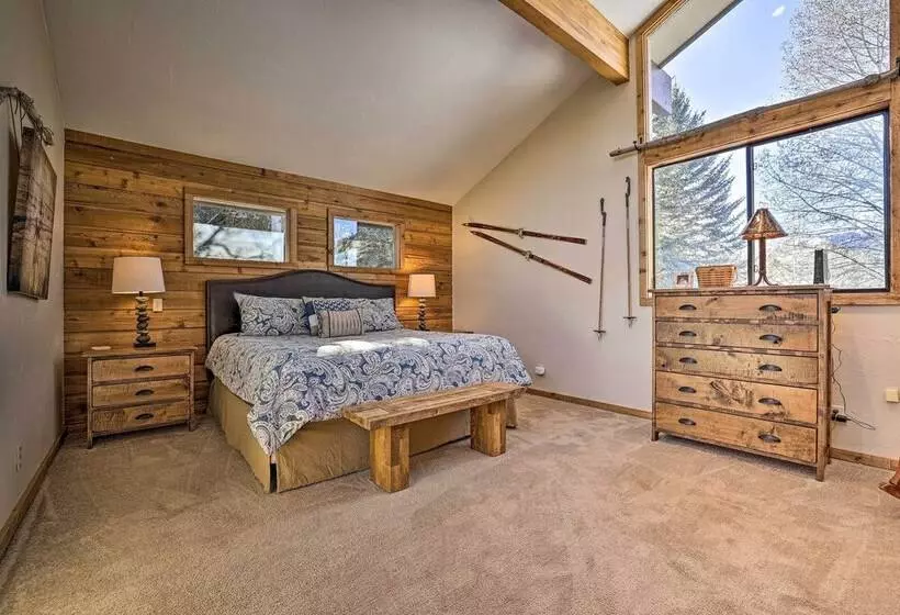 Serene Ski Retreat   3 Miles To Sun Valley Resort!