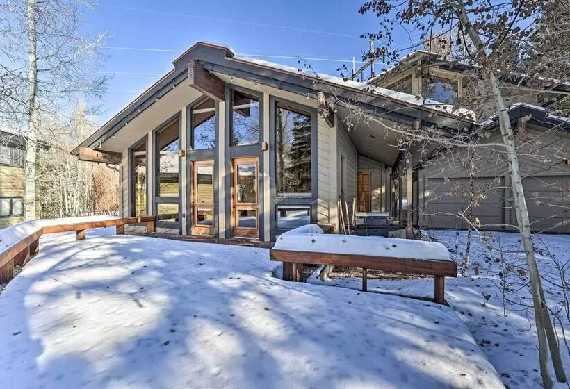 Serene Ski Retreat   3 Miles To Sun Valley Resort!