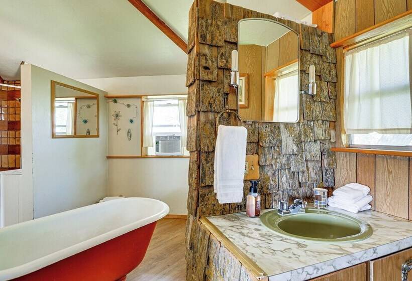 Snowflake Cabin    Mins To Cody & Red Lodge!