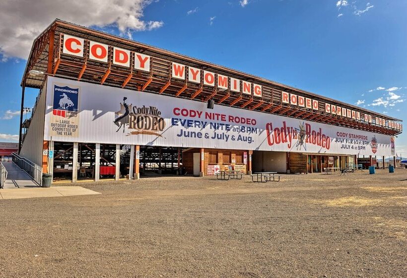 Snowflake Cabin    Mins To Cody & Red Lodge!