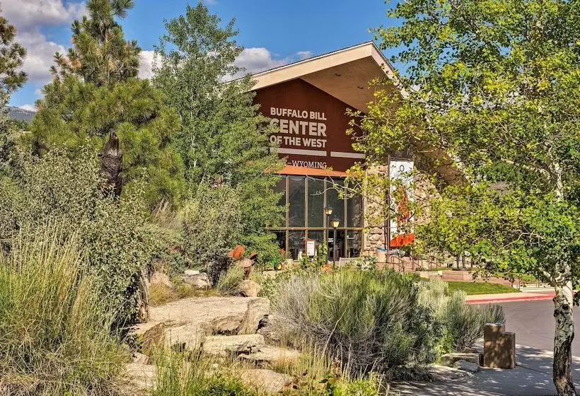 Snowflake Cabin    Mins To Cody & Red Lodge!