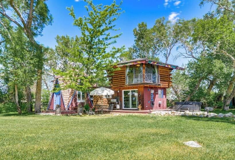 Snowflake Cabin    Mins To Cody & Red Lodge!