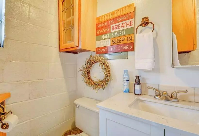 Snowflake Cabin    Mins To Cody & Red Lodge!