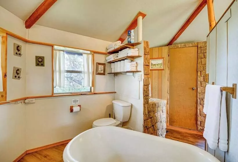 Snowflake Cabin    Mins To Cody & Red Lodge!