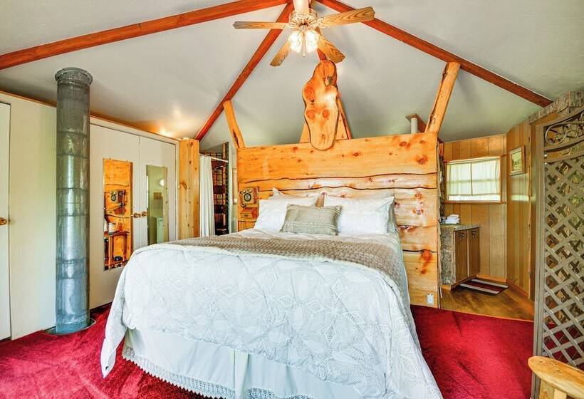 Snowflake Cabin    Mins To Cody & Red Lodge!