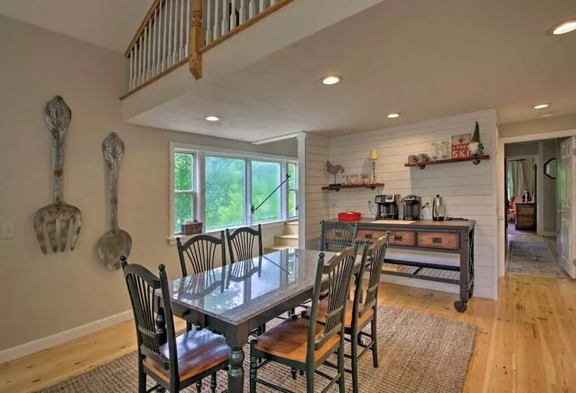 White Mountains Home W/ Hot Tub   Walk To Town!